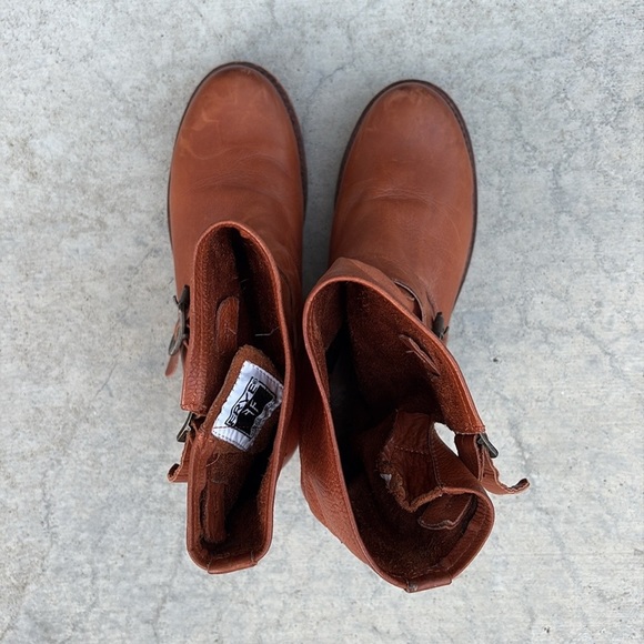 Frye Veronica Women’s Leather Buckle Short Boots Size 7.5B - Picture 3 of 8